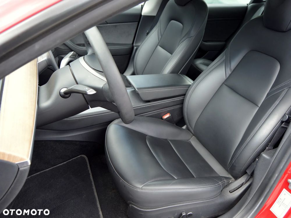 Tesla Model 3 - 8