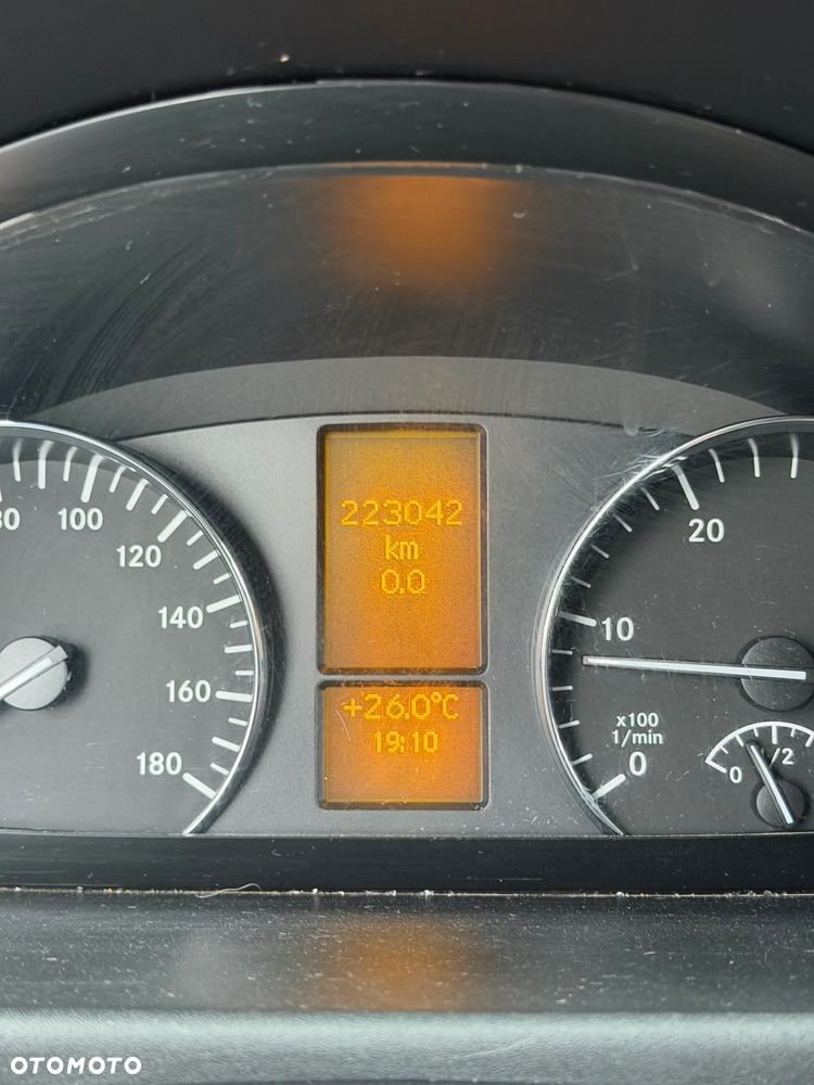 Mercedes-Benz Sprinter - 5
