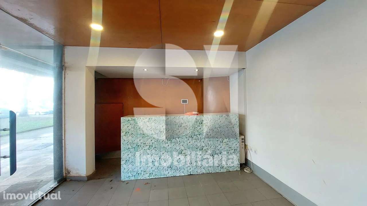 LOJA com 208m2 - CENTRO PÓVOA DE VARZIM - Grande imagem: 2/16