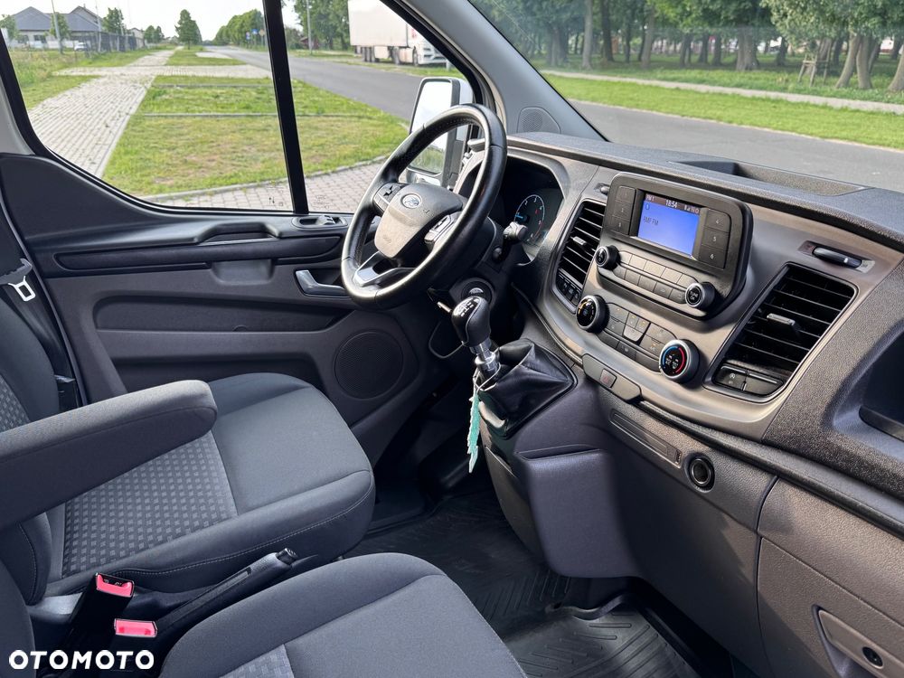Ford TRANSIT CUSTOM - 28