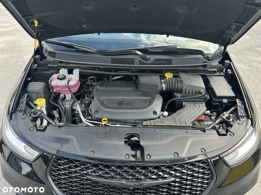 Chrysler Pacifica - 34