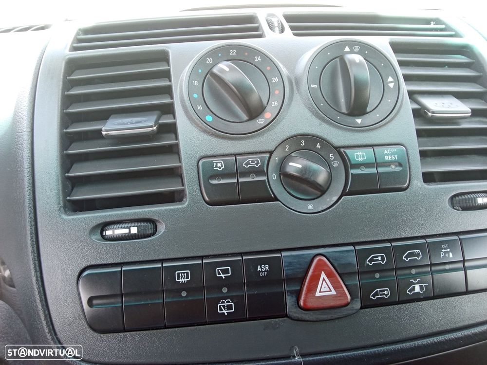 Mercedes-Benz Viano 2.2 CDi Ambiente Longo - 16