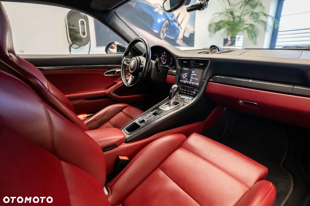 Porsche 911 - 33
