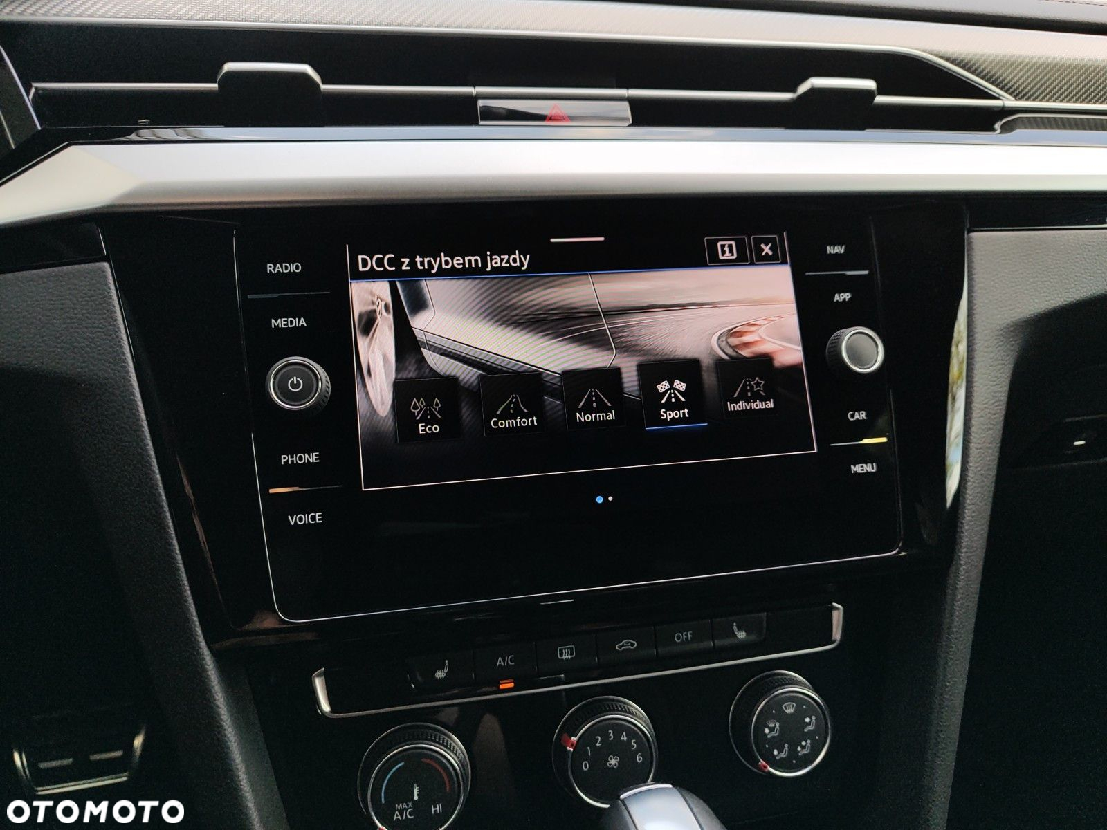 Volkswagen Arteon 2.0 TDI 4Motion R-Line DSG - 32