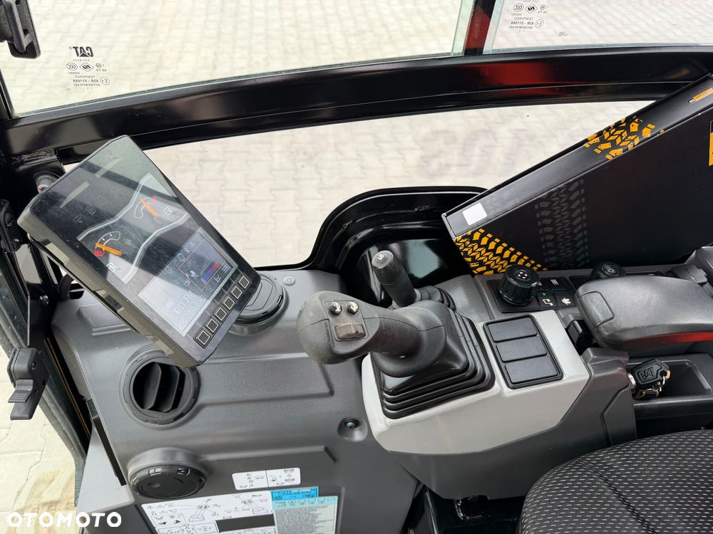 Caterpillar 301.8 - 13