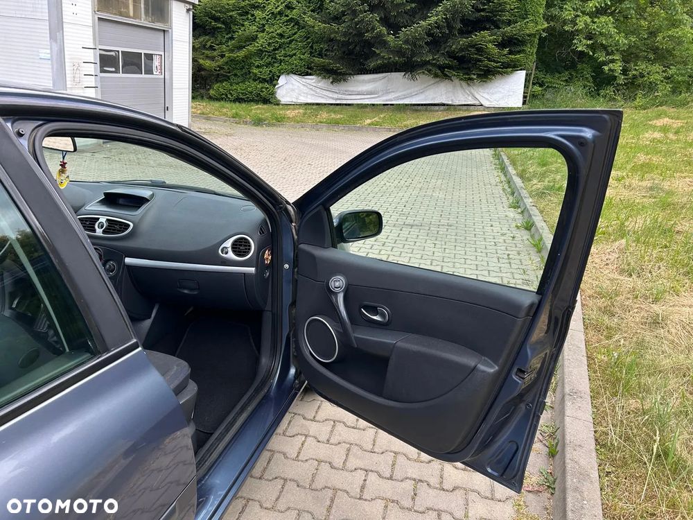 Renault Clio 1.2 16V Alize - 25