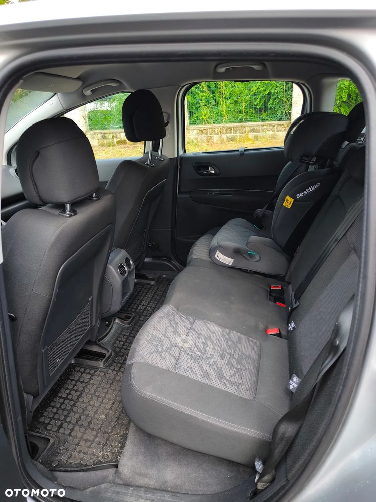 Peugeot 3008 1.6 HDi Trendy - 5