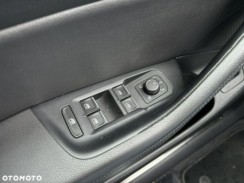 Volkswagen Passat - 13