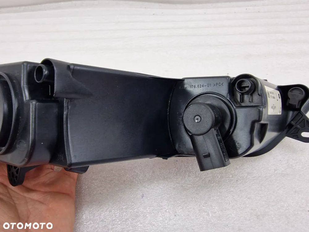 VW PASSAT B7 10- LEWY HALOGEN NA JEDNĄ ŻARÓWKĘ , NR 3AA941661E , NR AUKCJI H12 - 5