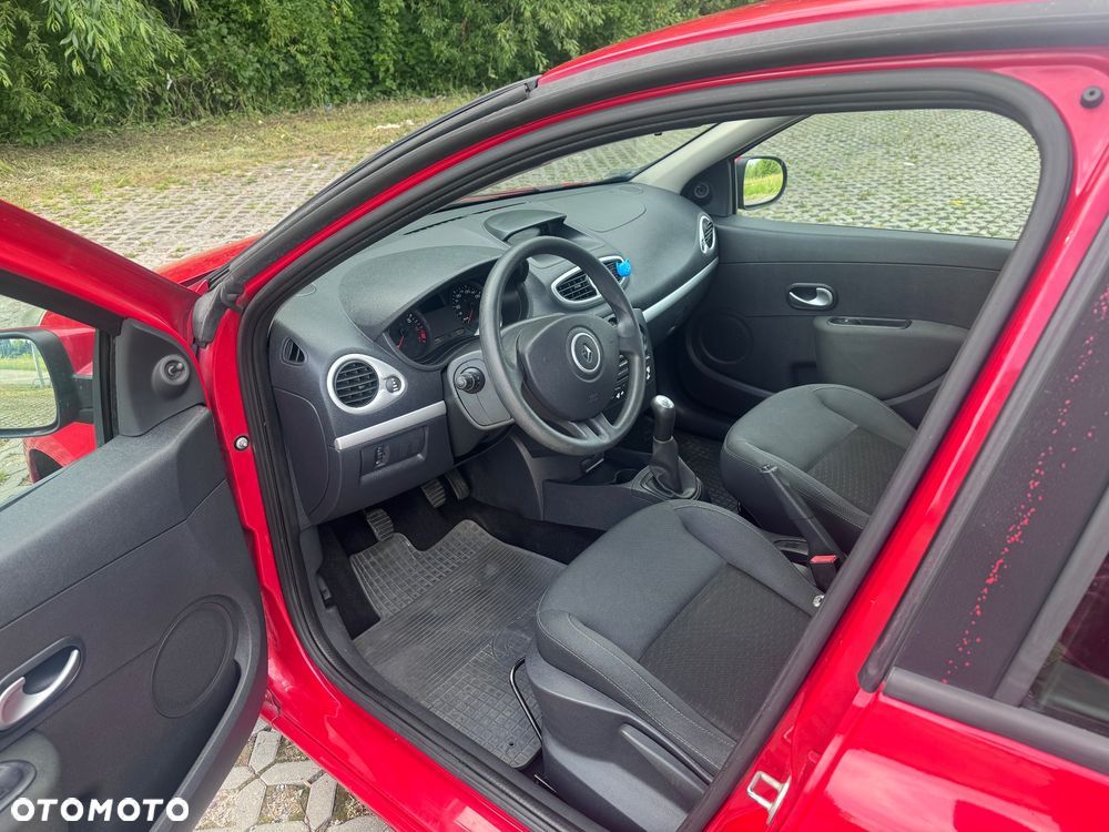Renault Clio - 6