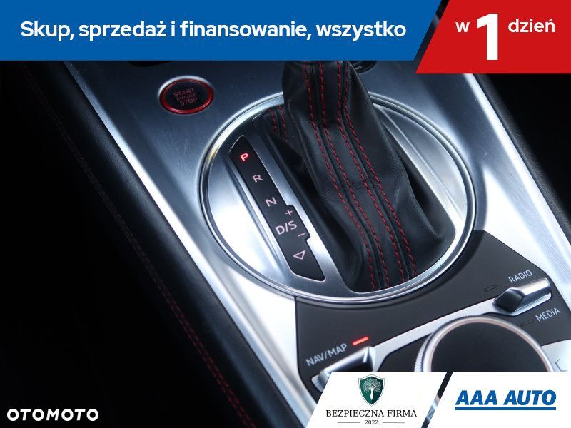 Audi TT S Coupé - 18