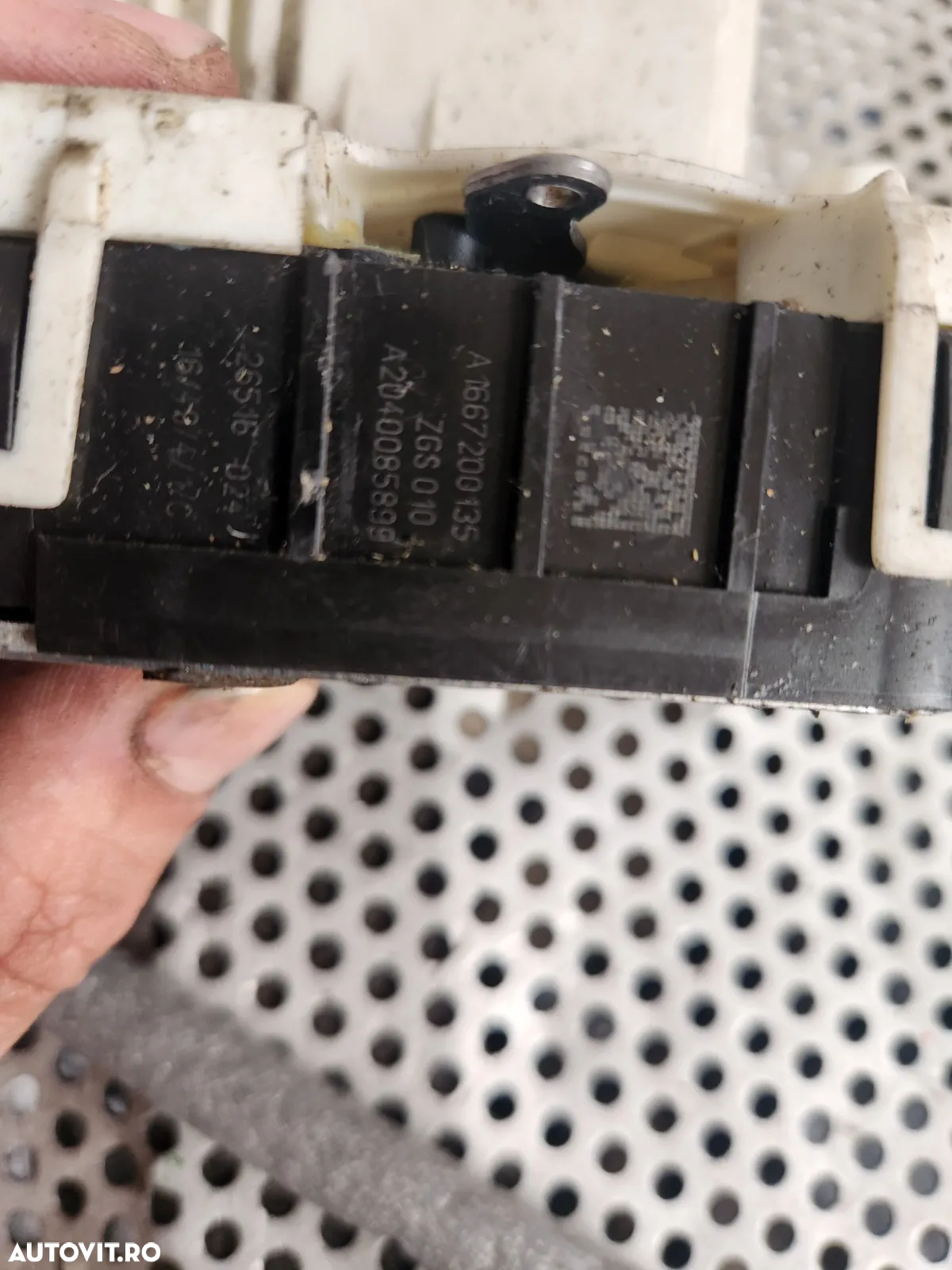 Broasca Blocator Incuietoare Fata Spate Mercedes Cla W117 Volan Stanga Dezmembrez Mercedes Cla Moto - 7