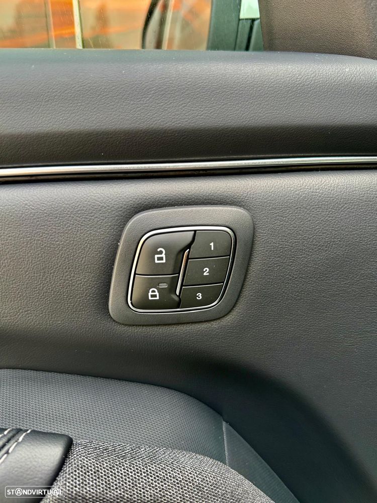 Ford Mustang Mach-E AWD PREMIUM - 9