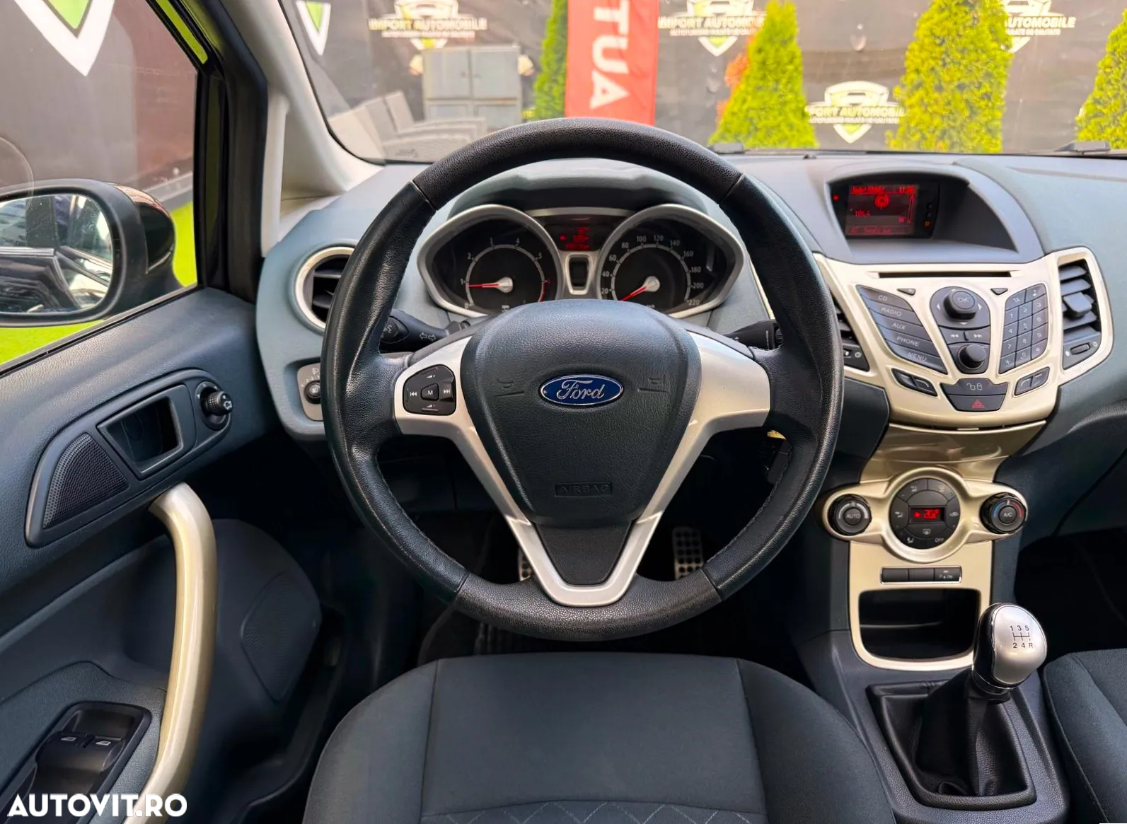 Ford Fiesta 1.4 Ghia - 8