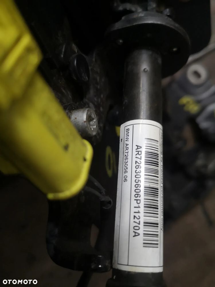 ZAWIAS NABÓJ MASKI POKRYWY SILNIKA PRAWY LEWY BMW 5 F10 F11 7263056 7263055 - 5