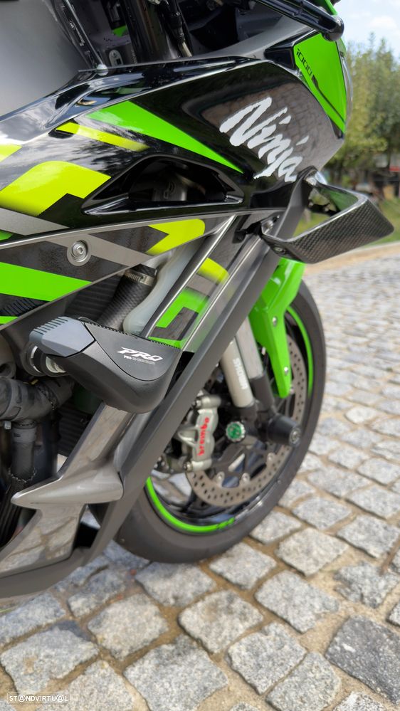 Kawasaki Ninja ZX10R - 4