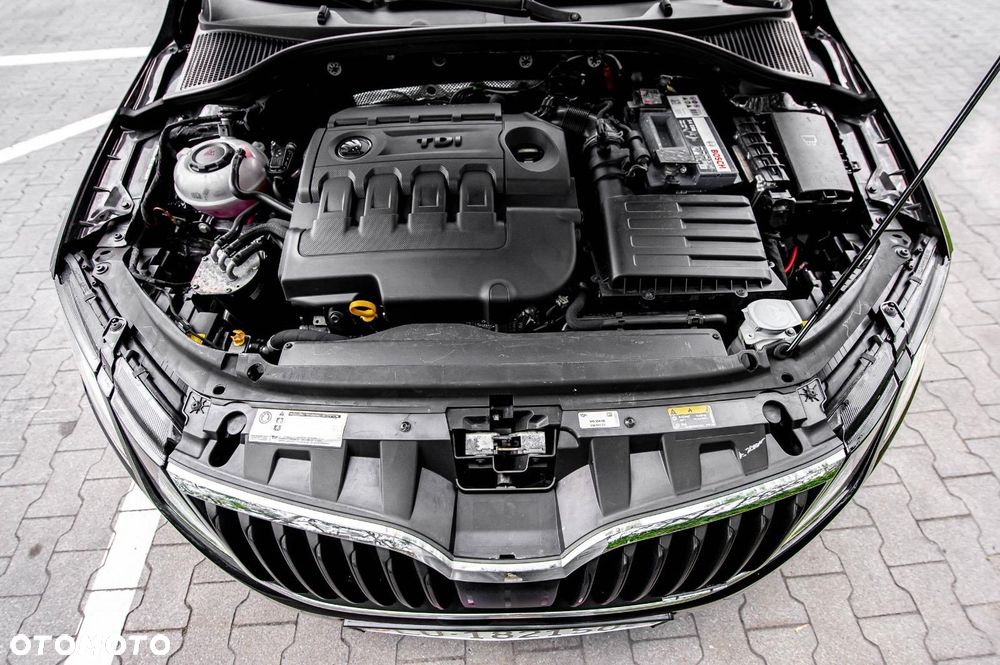 Skoda Octavia 2.0 TDI (Green tec) 4x4 DSG RS - 38