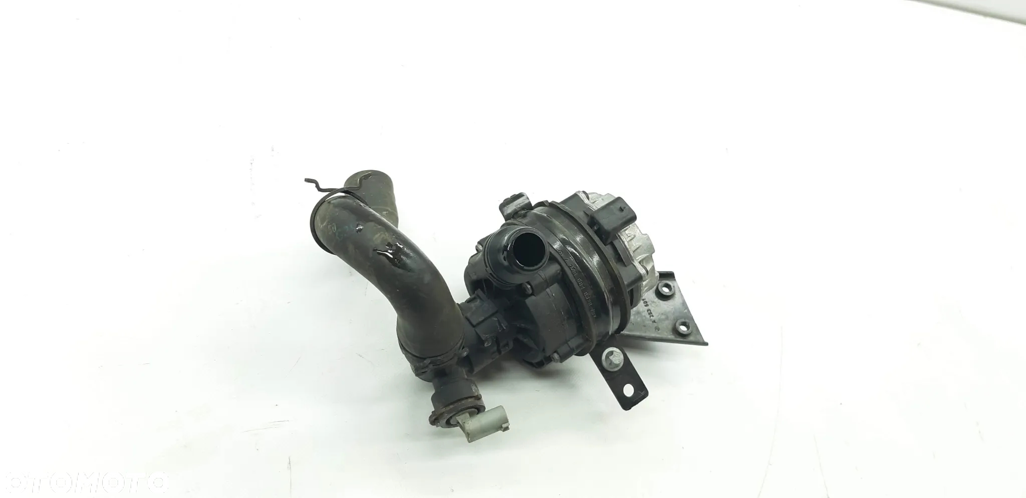 Dodatkowa pompa wody A0005002686 Mercedes W213 3.5CGi 2017r kombi 4Matic - 3