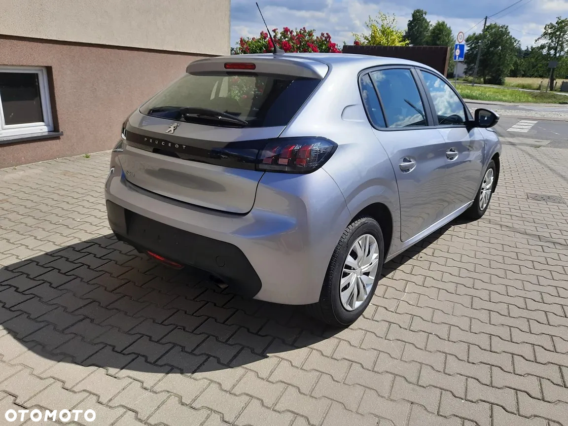 Peugeot 208 - 4