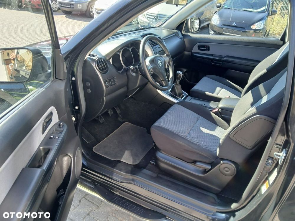 Suzuki Grand Vitara 1.6 - 9