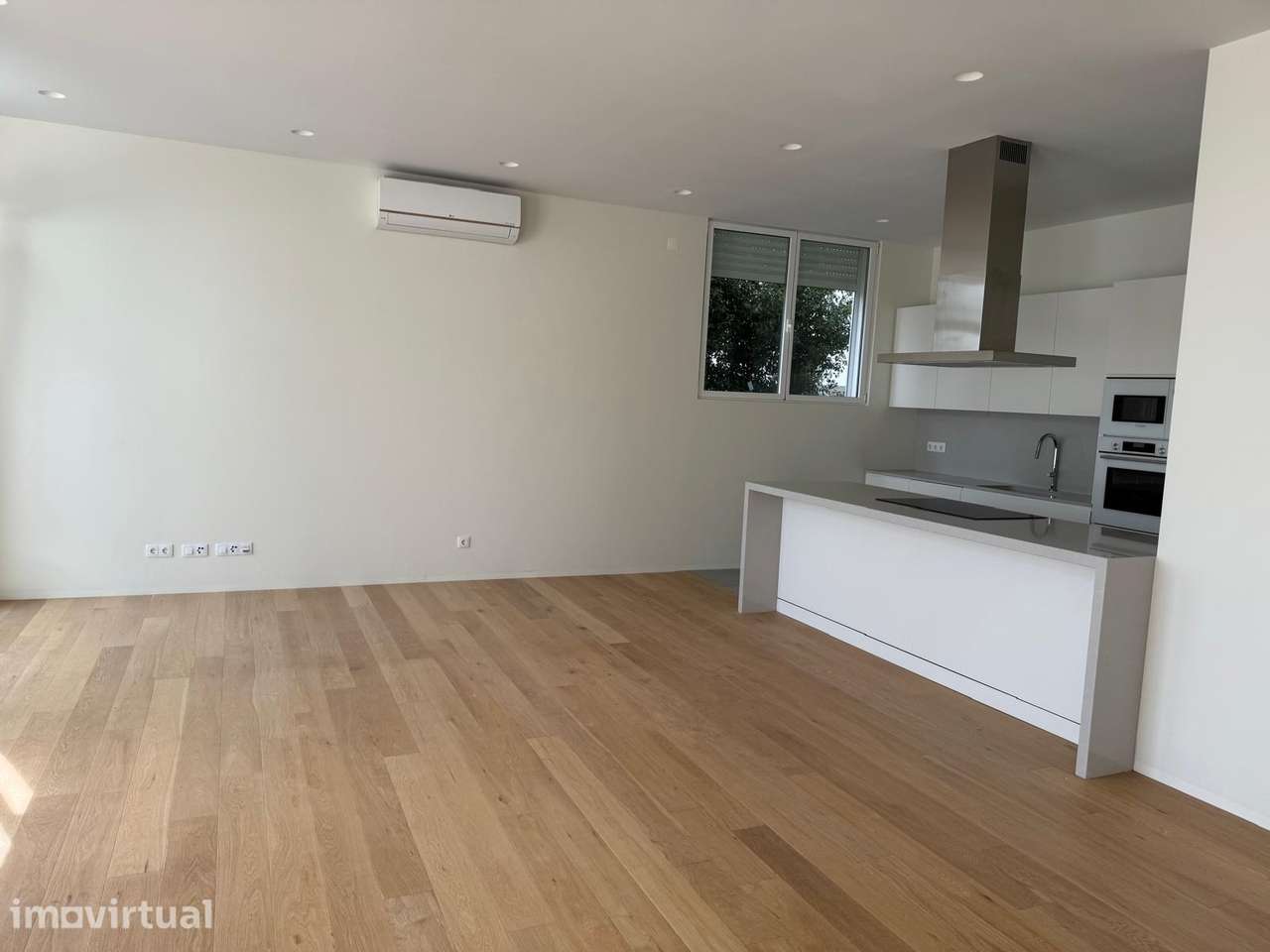 Elegante Moradia Contemporânea T4 com Piscina Privativa e Vista Mar no - Grande imagem: 3/19