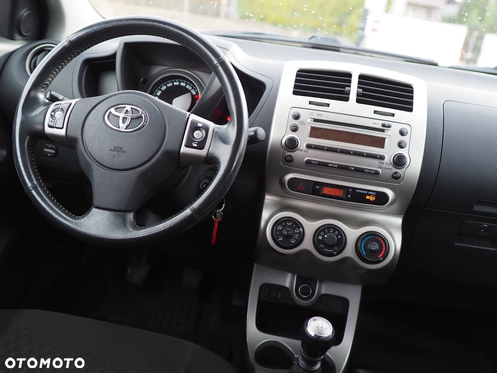 Toyota Urban Cruiser - 23