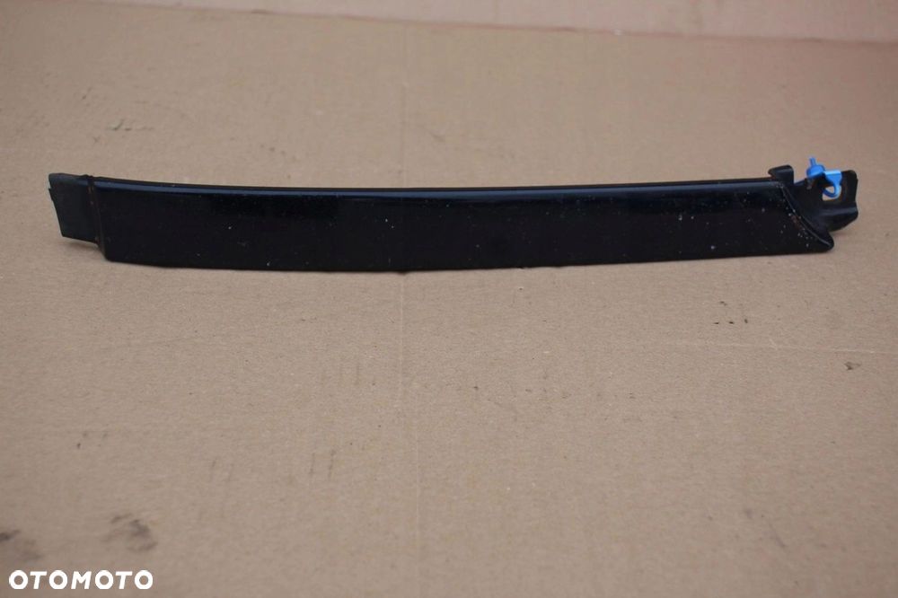 Listwa pod lampę PRAWY PRZÓD Audi 100 A6 C4 4A0853208L kolor LZ5L - 1