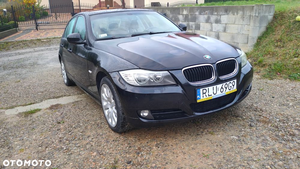 BMW Seria 3 318i - 4
