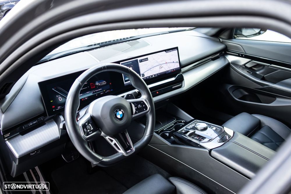 BMW 520 d Pack Desportivo M - 26
