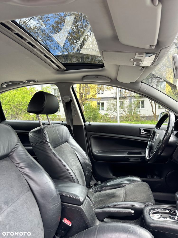 Volkswagen Passat 2.8 V6 4Mot Highline Tiptr - 26