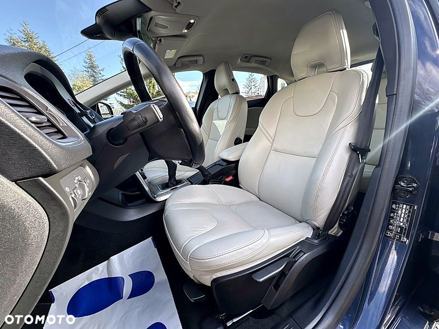 Volvo V40 D2 Summum - 14