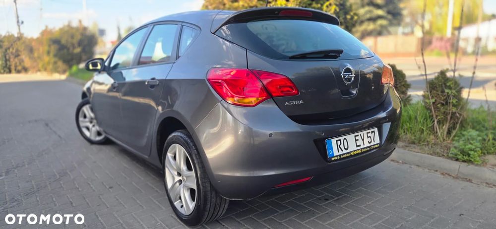 Opel Astra 1.6 Active - 12