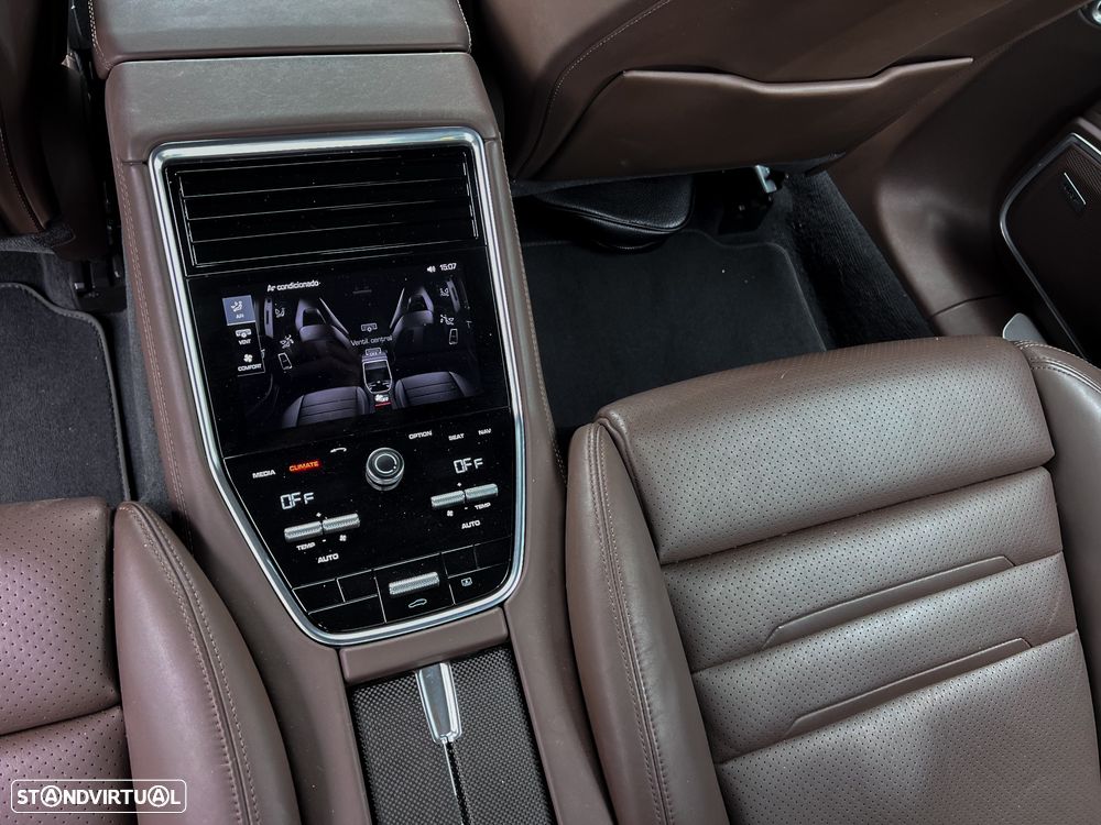Porsche Panamera 4 E-Hybrid Executive - 23