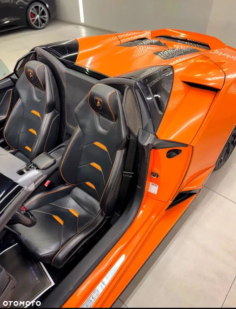 Lamborghini Huracan EVO - 12