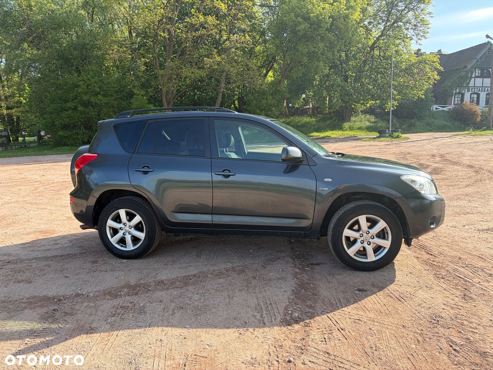 Toyota RAV4 - 10