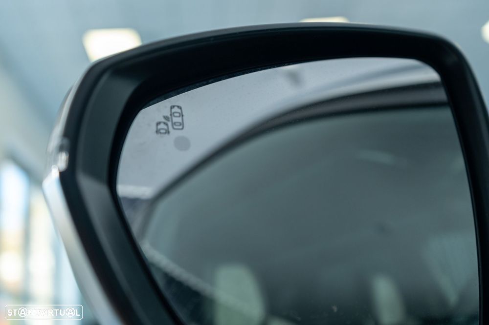 Peugeot 3008 1.6 Hybrid GT Pack e-EAT8 - 39