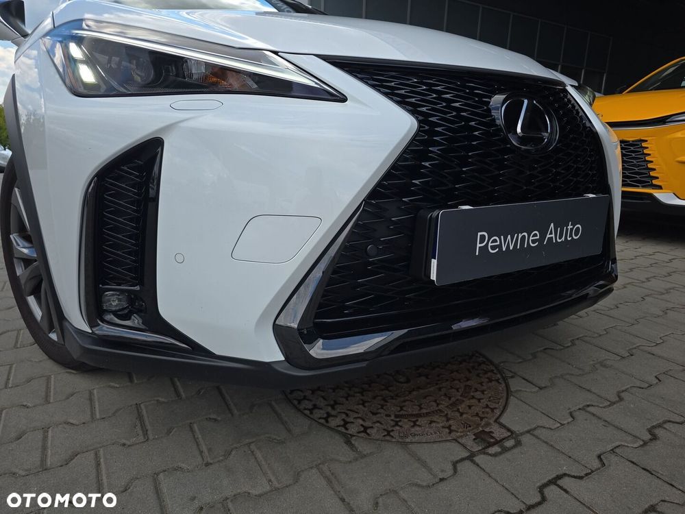 Lexus UX 300h F Sport Design - 21