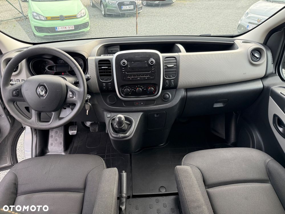 Renault Trafic - 16