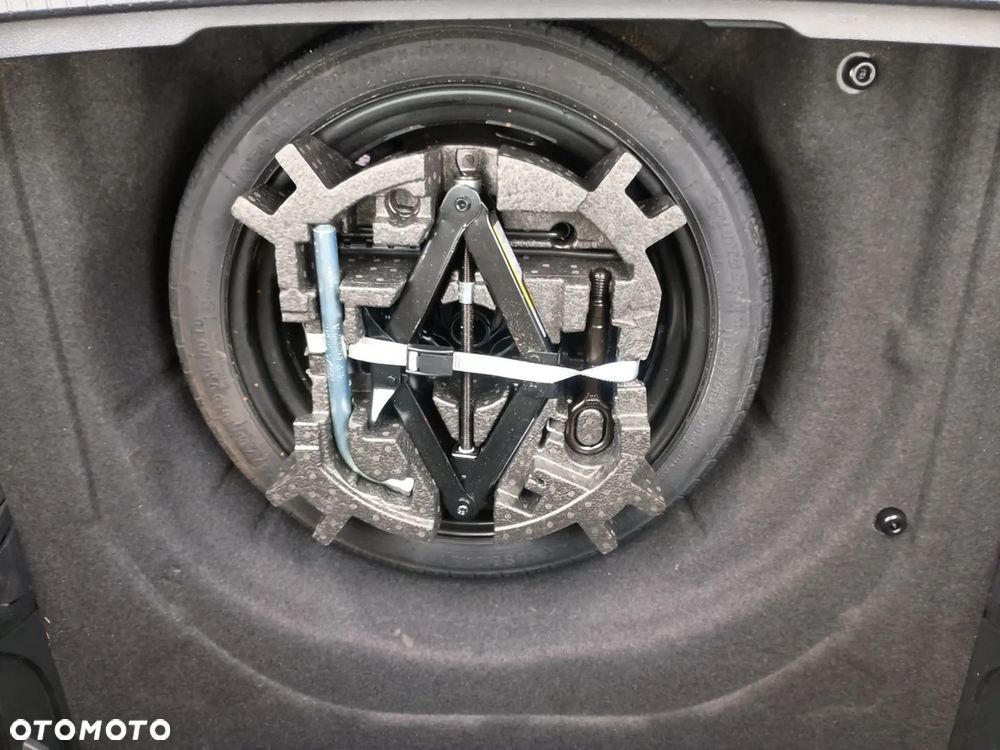 Volkswagen Passat 1.5 TSI EVO Business - 10