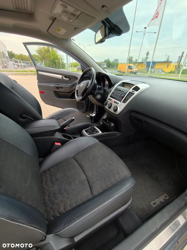 Kia ProCeed 2.0 Optimum + - 19