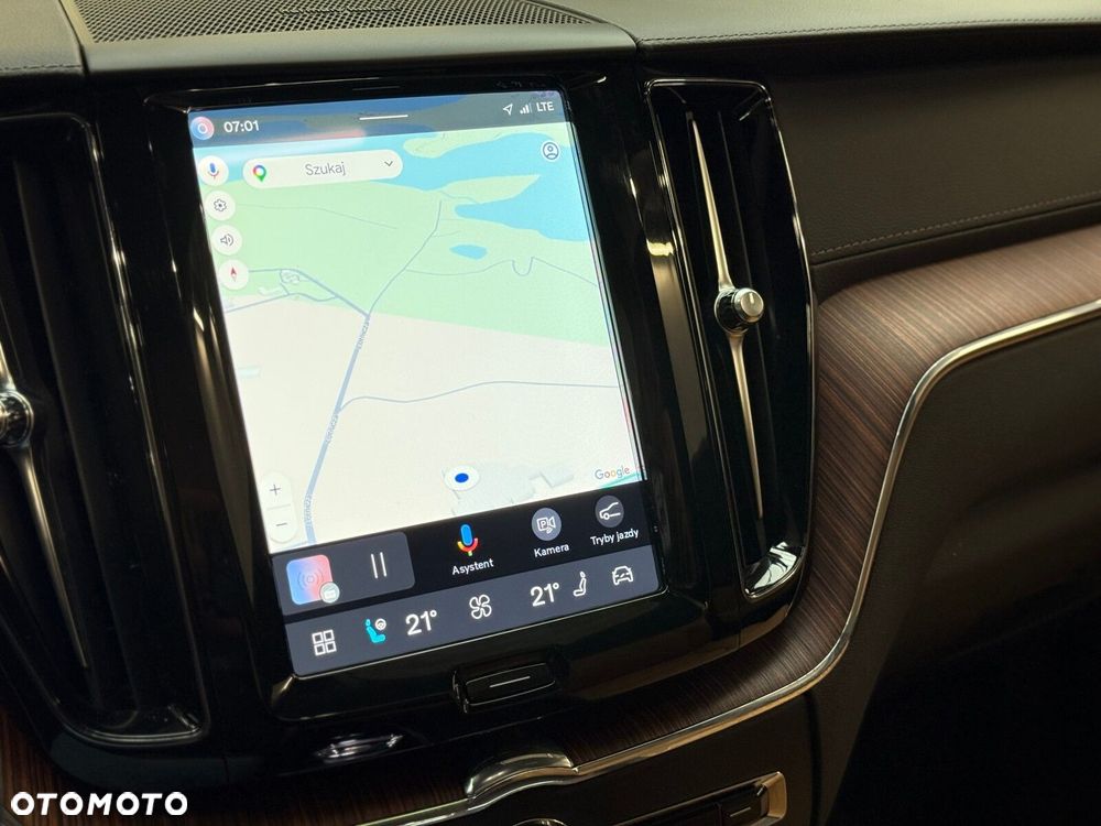 Volvo XC 60 B4 D AWD Plus Dark - 38