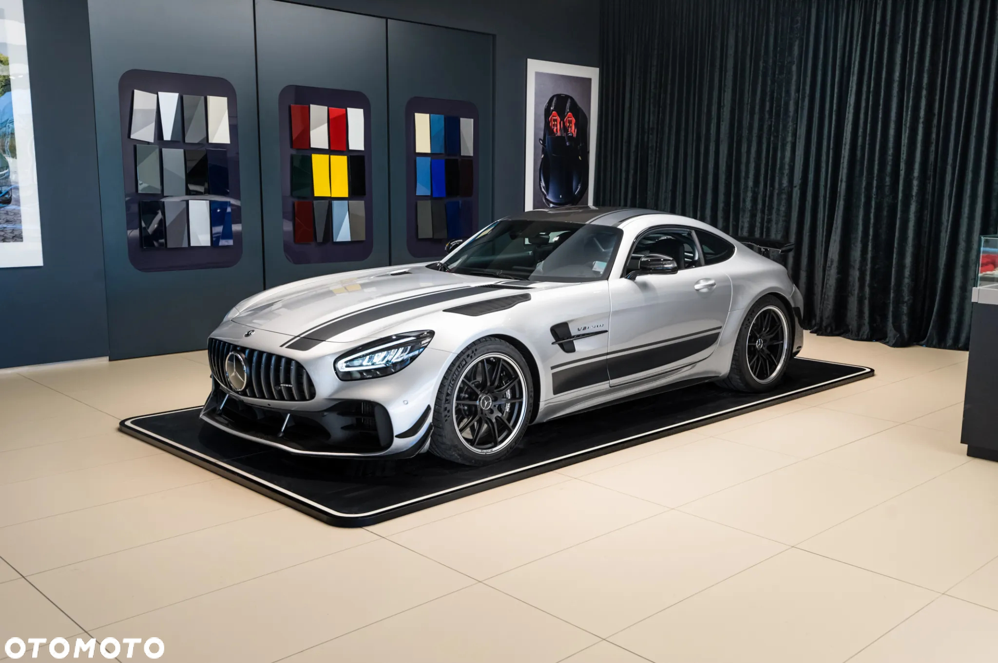 Mercedes-Benz AMG GT R - 27