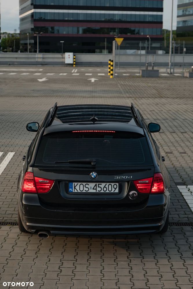 BMW Seria 3 320d xDrive - 14
