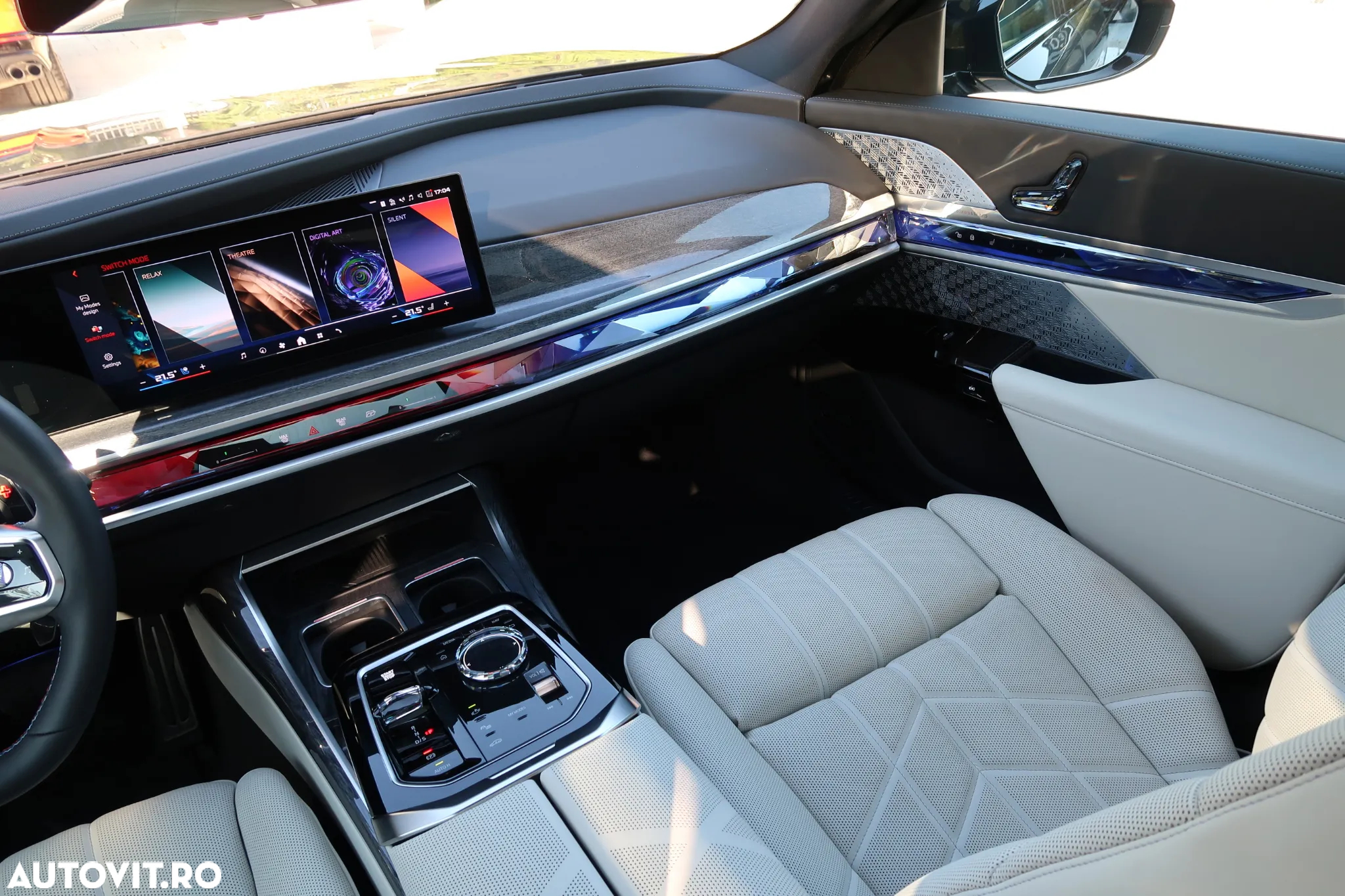 BMW M7 M760e xDrive AT PHEV - 25