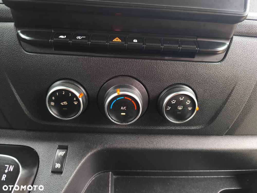 Nissan INTERSTAR - 25