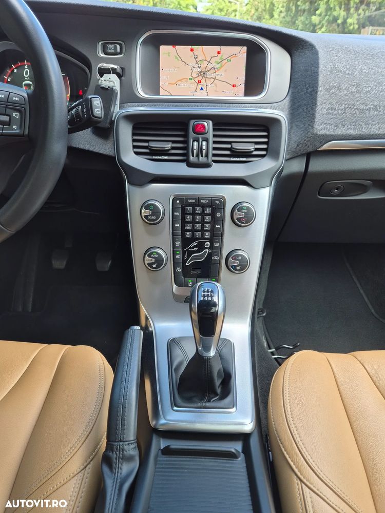 Volvo V40 T2 Inscription - 14