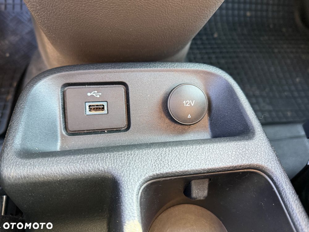 Ford Transit Connect - 23
