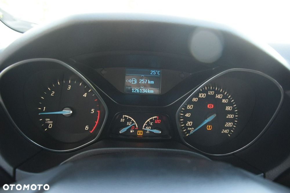 Ford Focus 1.6 TDCi DPF Start-Stopp-System SYNC Edition - 33