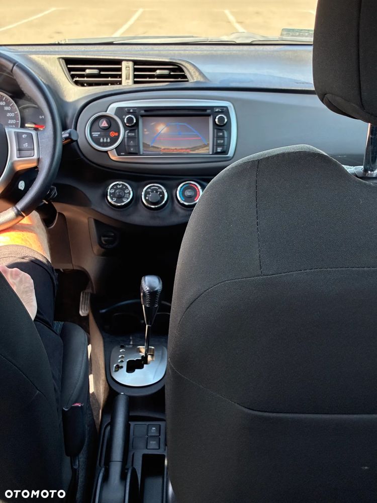 Toyota Yaris - 12