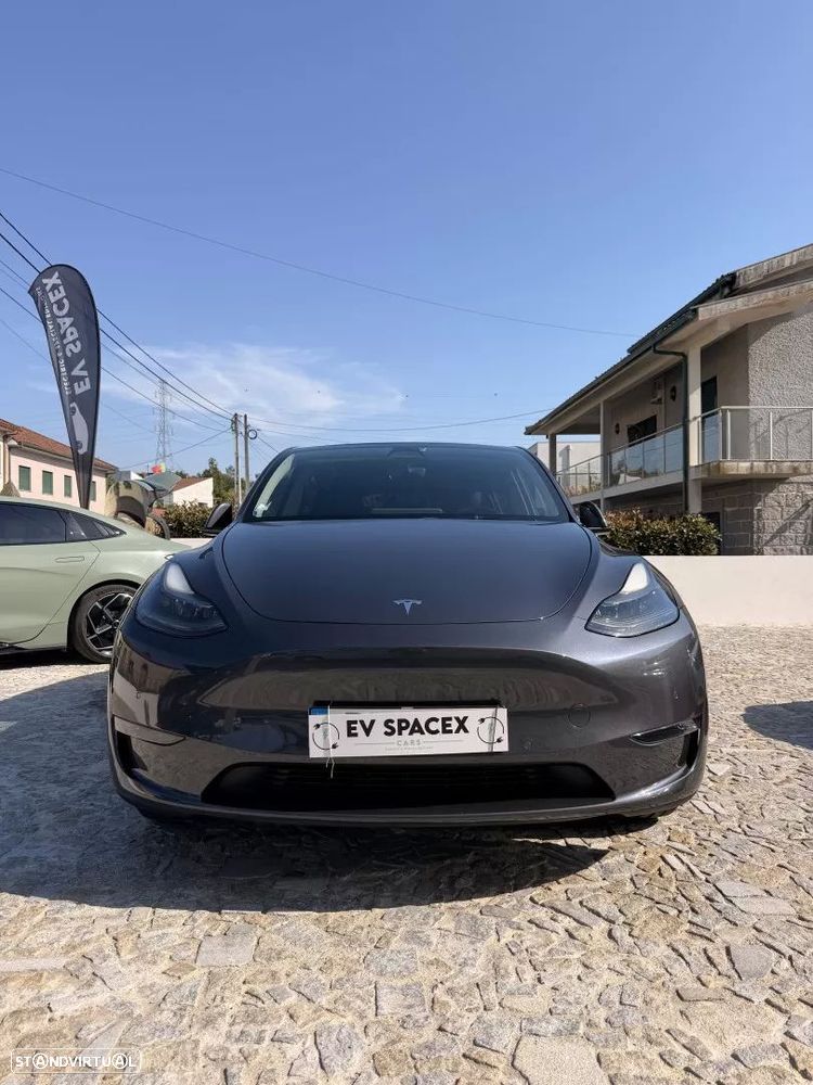Tesla Model Y Long Range Dual Motor AWD - 4